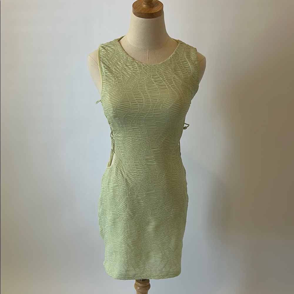 Elegant Green Sleeveless Dress